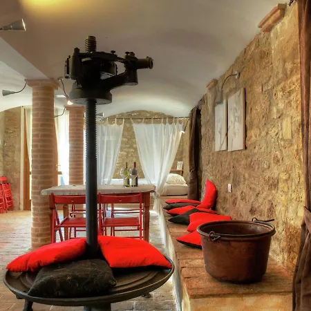 Picturesque Holiday In With Shared Pool Casa de Férias *
