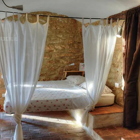 Picturesque Holiday In With Shared Pool
