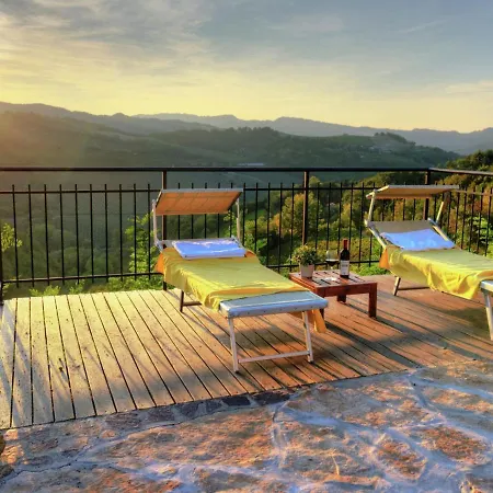 Picturesque Holiday In With Shared Pool Casa de Férias